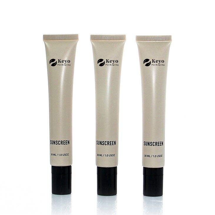 Feadán plaisteach le ceann spúinse