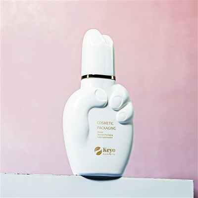 Botella con forma de mano