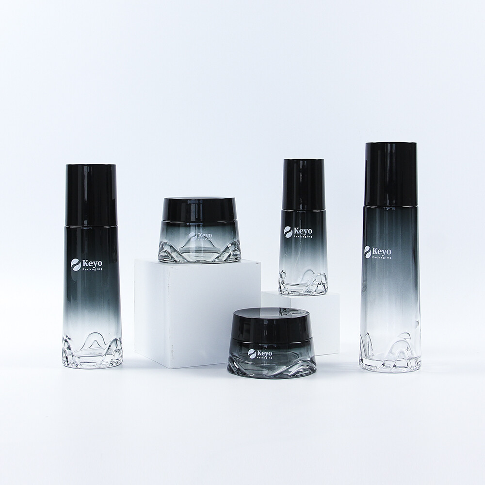 Пустые косметические контейнеры