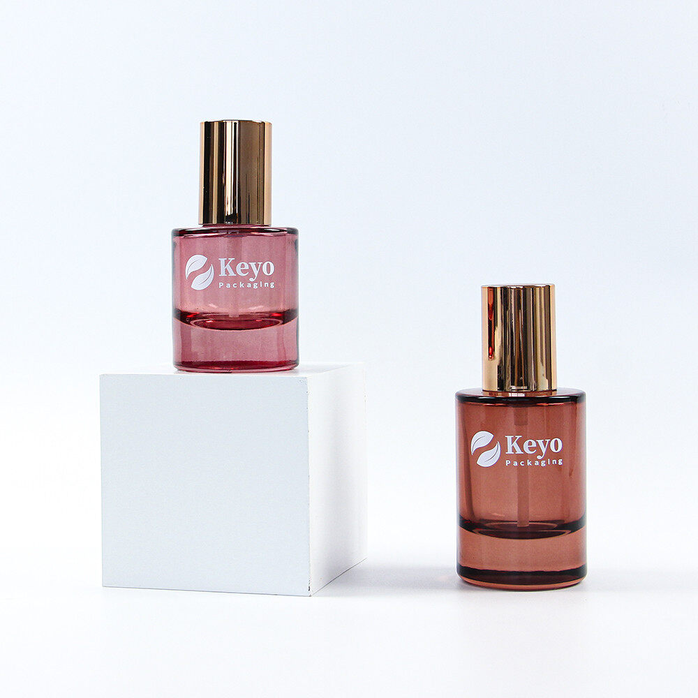 گولڈ پمپ کے ساتھ شیشے کی بوتل