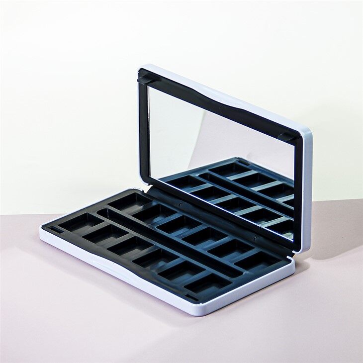 दर्पण के साथ टिनप्लेट आईशैडो पैलेट