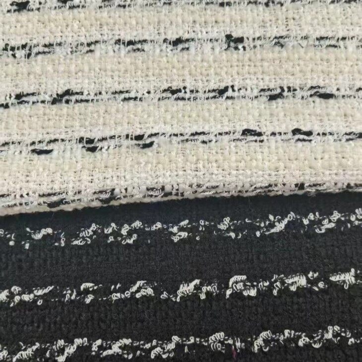 Černá bílá pruhovaná tkáňová tkanina