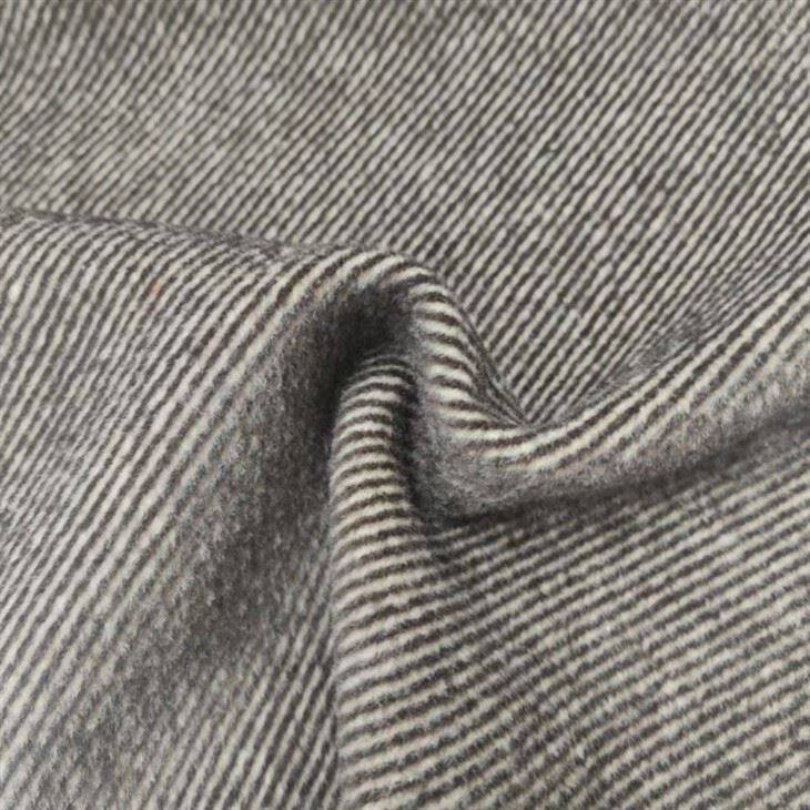 Brúnt ull miðlungs twill efni