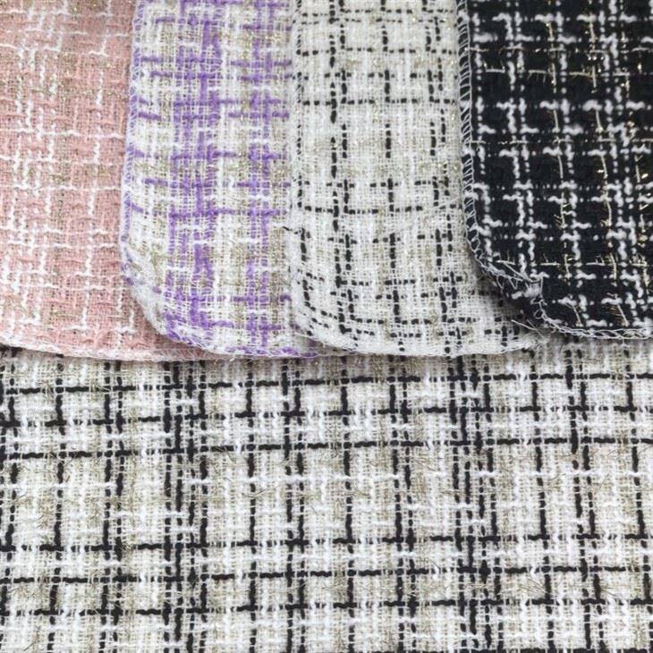 چینل گولڈ تھریڈ اون ٹوئڈ تانے بانے