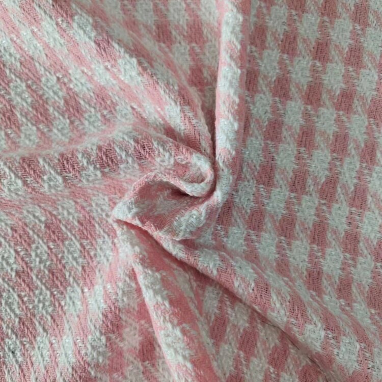 Rosa rutete Chanel Tweed-stoff