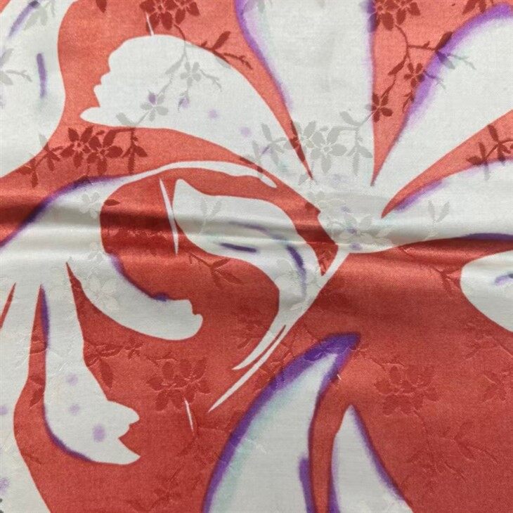 Fabraic Vioscós réón Le Priontáil Bláthanna Dearg