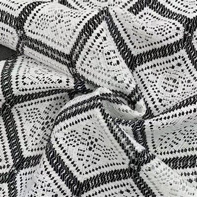 Kain Kait Hitam Putih