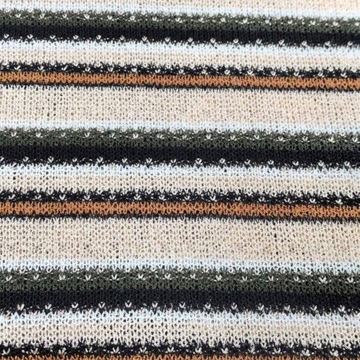 Dryžuotas atviras trikotažo audinys