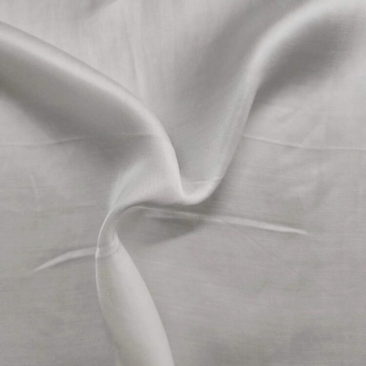 Kain Viscose Blended Putih