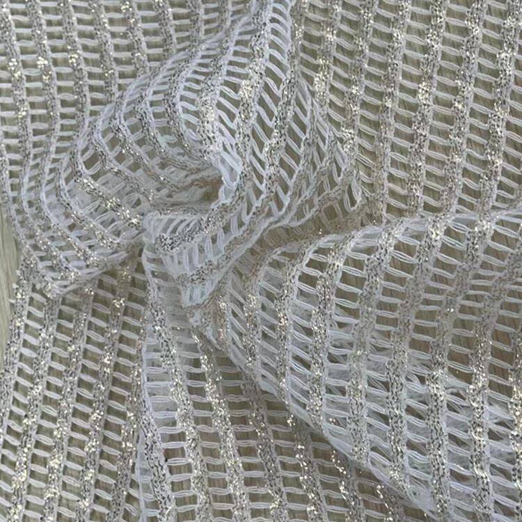 Valge heegeldatud puuvillane puutetundlik fooliumkangas