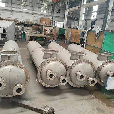 Trocador de calor de concha e tubo baseado em níquel