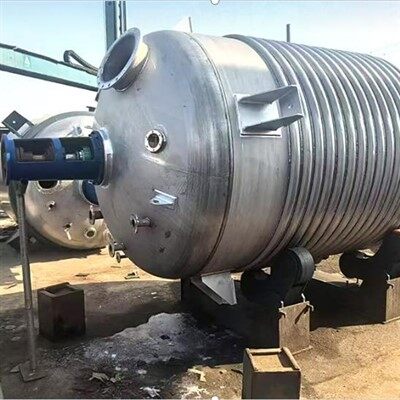 Kettle z nehrdzavejúcej ocele