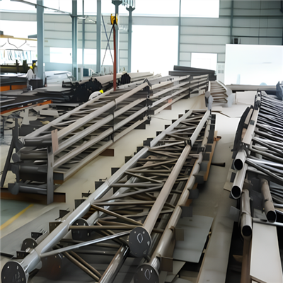 Customizable Large-Span Tubular Trusses