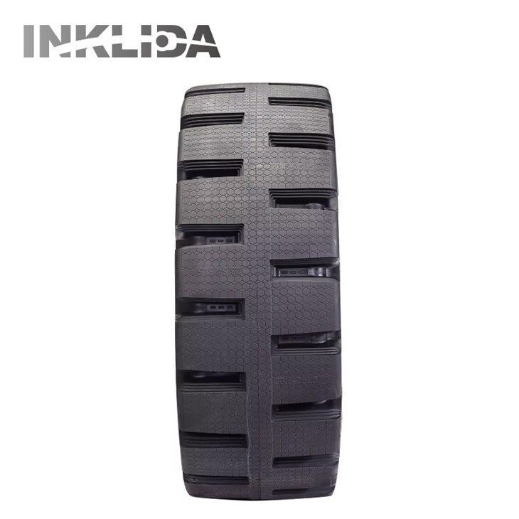 Bias OTR loader and Dozer tire L5 pattern