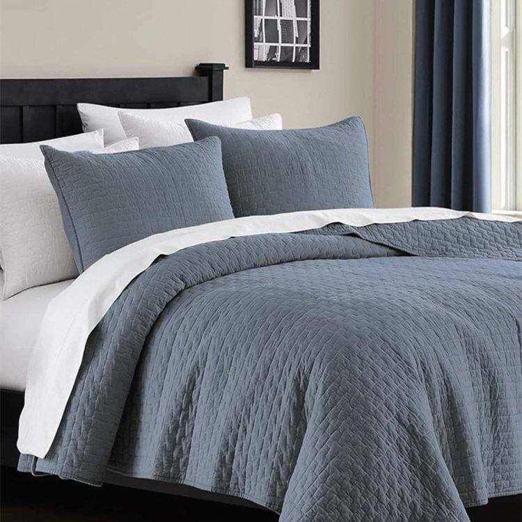 Brodeeratut vuodevaatteet setit