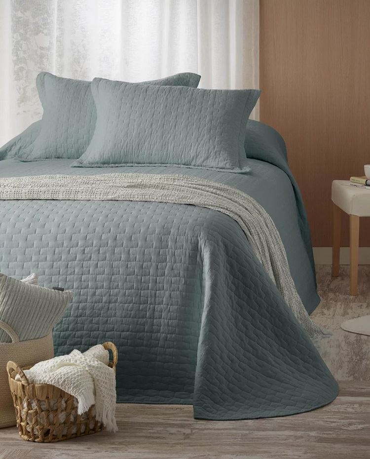 Embroidered Comforter Set
