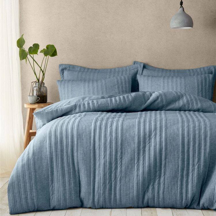 Ensemble de courtepointe à rayures brodées