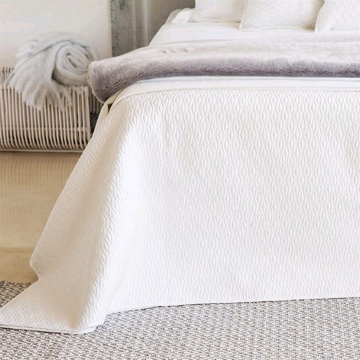 Cotton Embroidered Bedspread-White