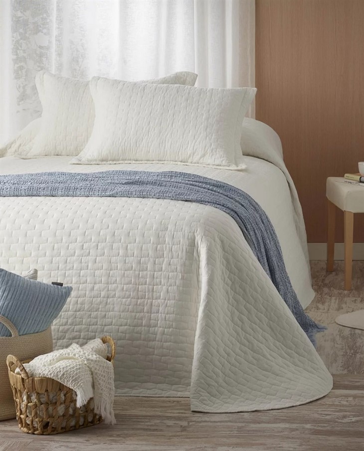Embroidered Comforter Set-2
