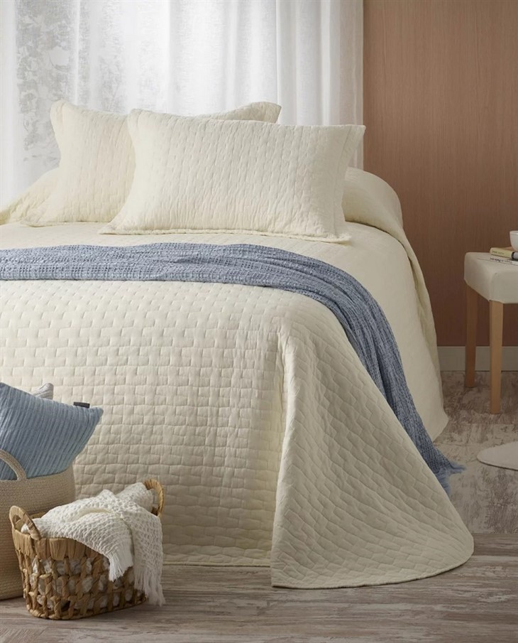 Embroidered Comforter Set-1