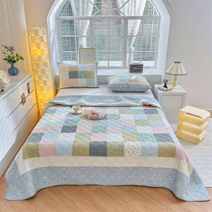 Floral Patchwork Quilt Set-Blue