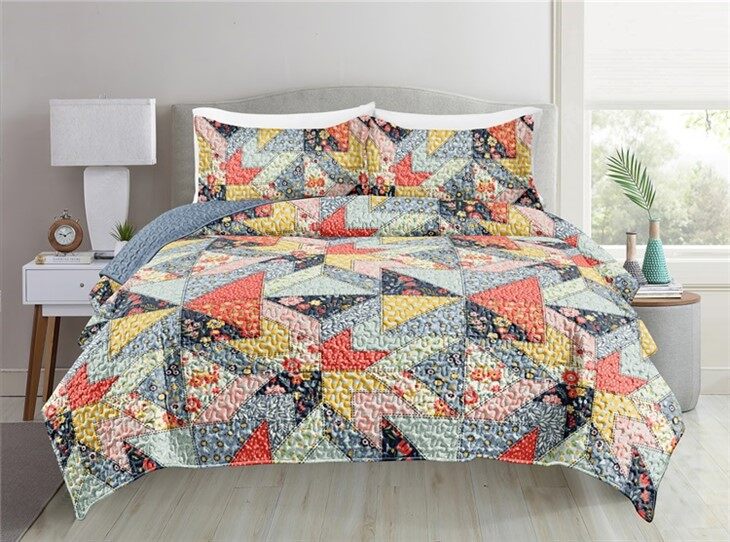 Floral Printed Patchwork Quilt Set-2