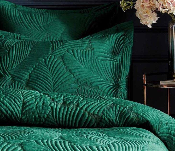 Leaf Pattern Quilted Embroidered Quilt Set-1