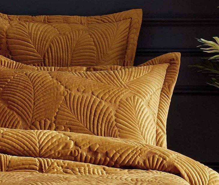 Leaf Pattern Quilted Embroidered Quilt Set-4