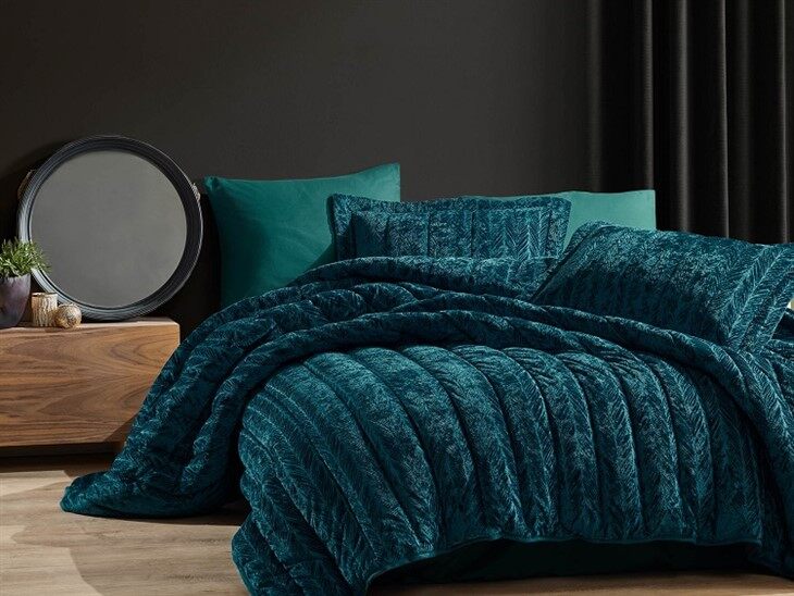 Luxury Embossed Flannel Comforter Set-Green