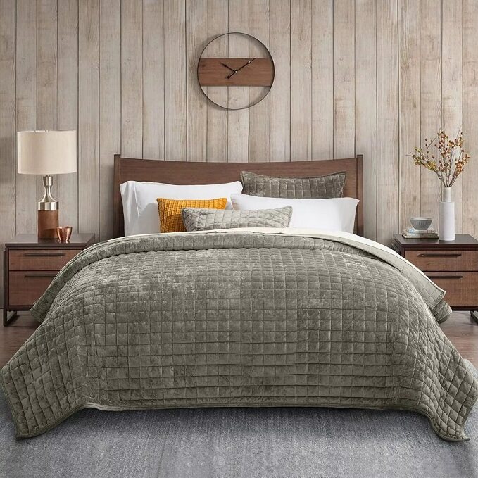 Luxury Velvet Embroidered Quilt Set-Military Green