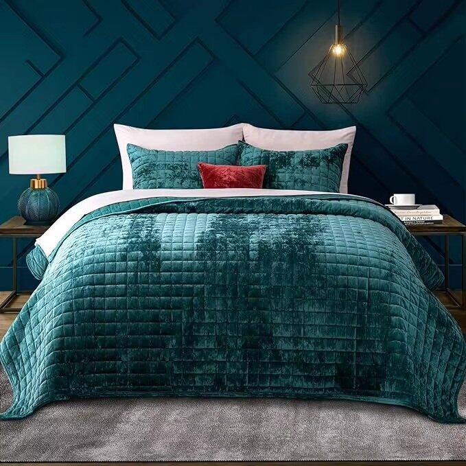 Luxury Velvet Embroidered Quilt Set-Peacock Green