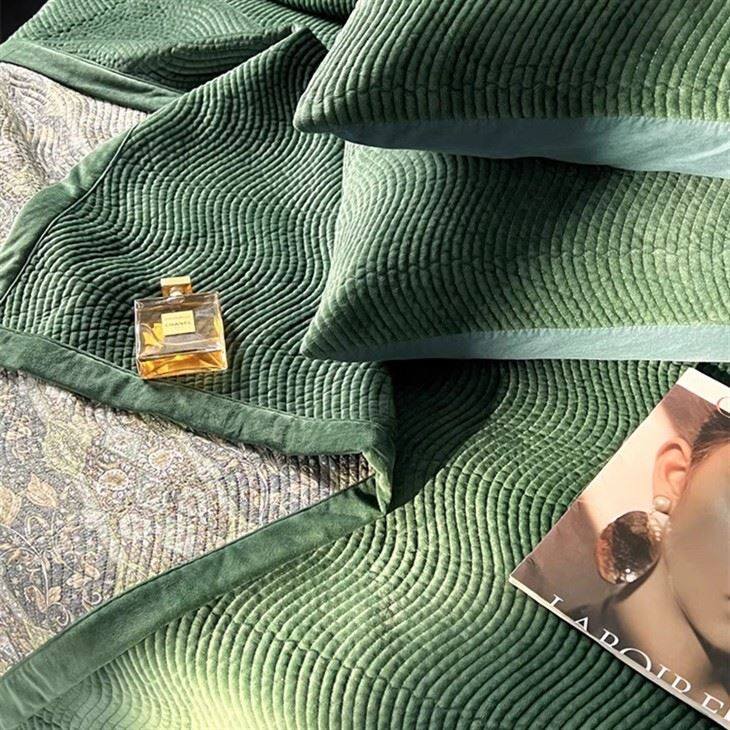 Stonewashed Reversible Bedspread-2