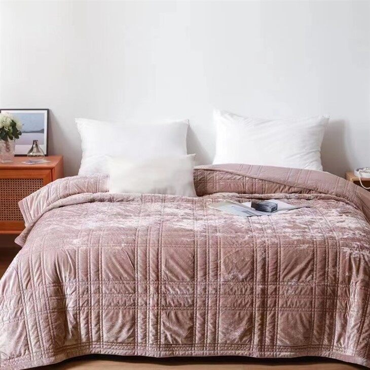 Warm Luxury Greek Velvet Quilt-Pink