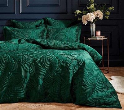 Комплект бродирани юргани с шарка на листа