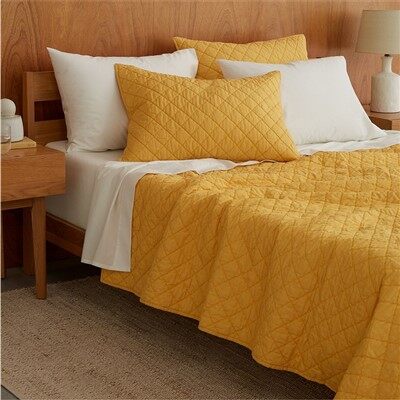 لحاف من الألياف الدقيقة المغسولة مسبقًا بنقشة مربعات صلبة