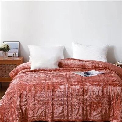 لحاف مخملي يوناني فاخر ودافئ