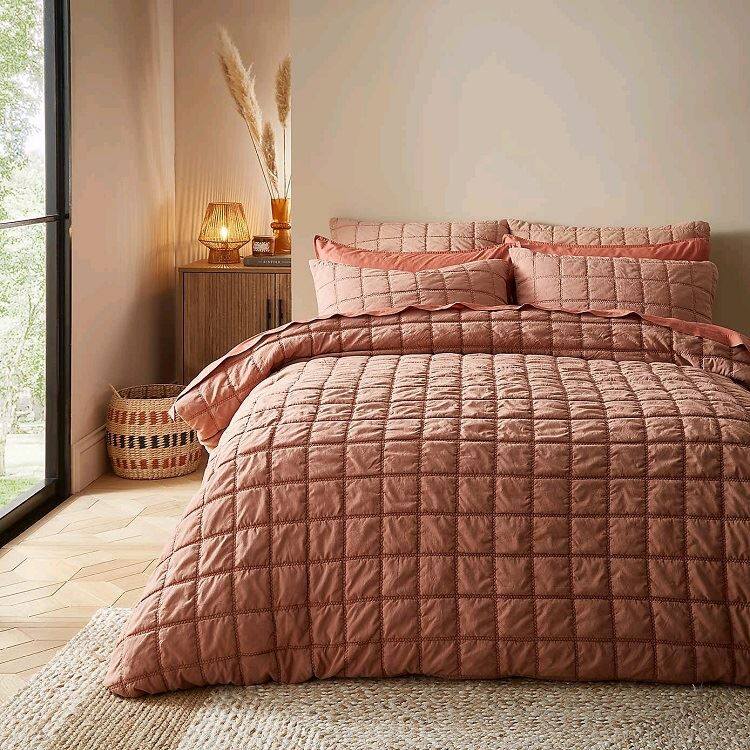 الفراش القطني المغسول بالحجر