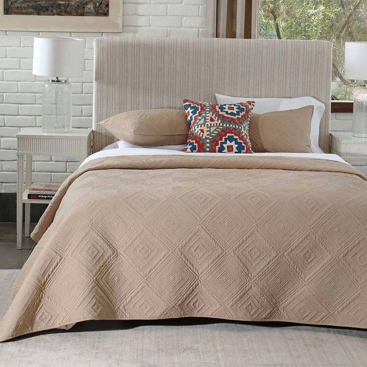 Set izvezenog jorgana od opranog mikrovlakana