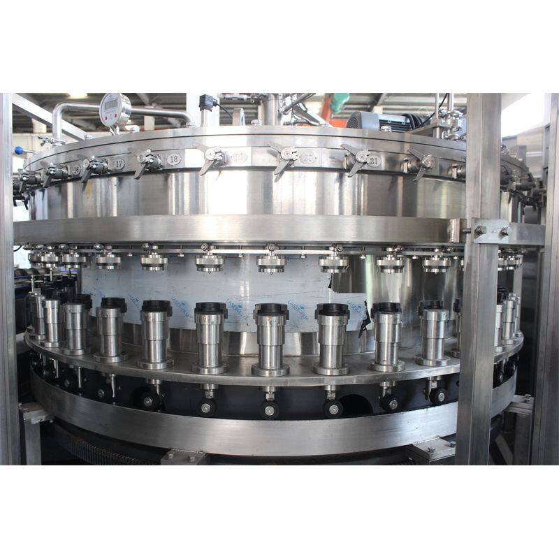 Stroj za punjenje gaziranih pića od aluminijskih limenki