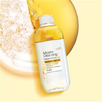 Вода за уклањање шминке