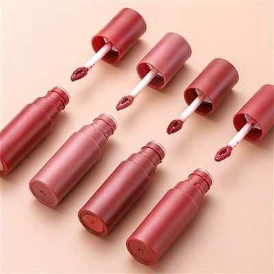 دھندلا ہونٹ کیچڑ