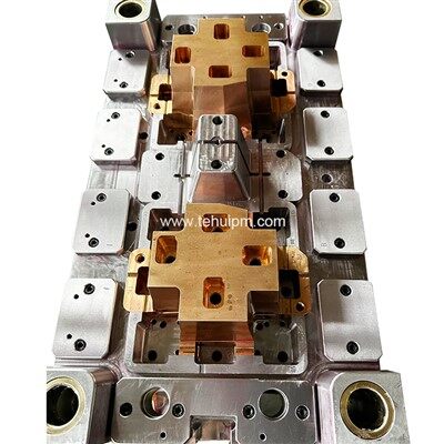 แม่พิมพ์ฉีดคอนโซลกลาง