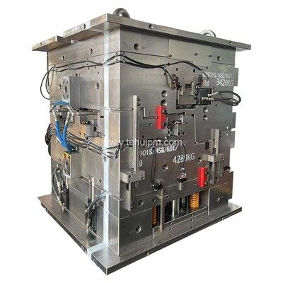 Kalup za brizganje svetilke