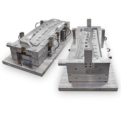 Vstřikovací forma na pneumatiky