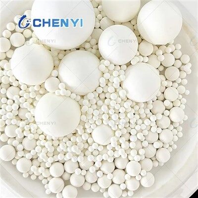 Alumina seramik fanm k'ap pile boul