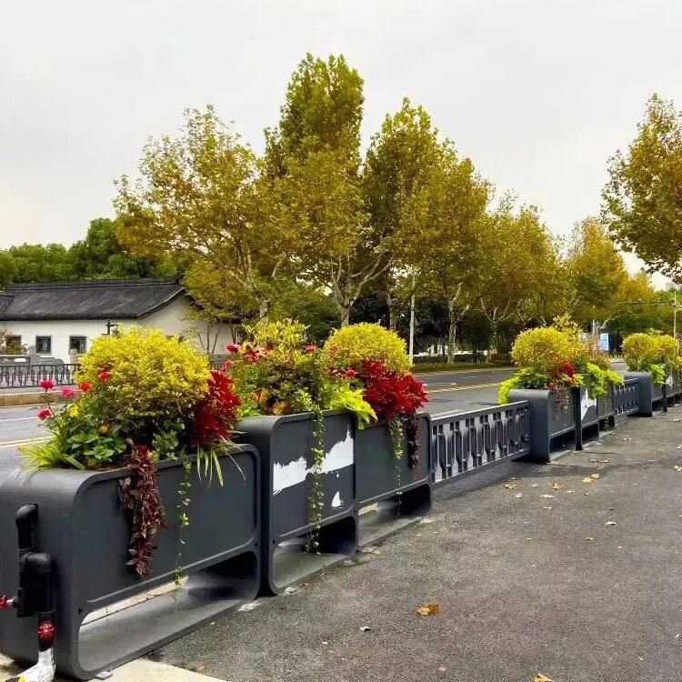 Customizable Metal Street Guardrail Planters suppliers