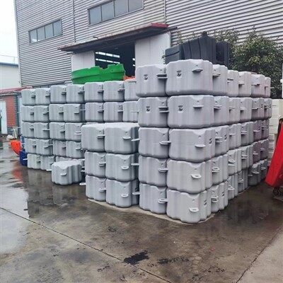 Úszódokkok tavakhoz