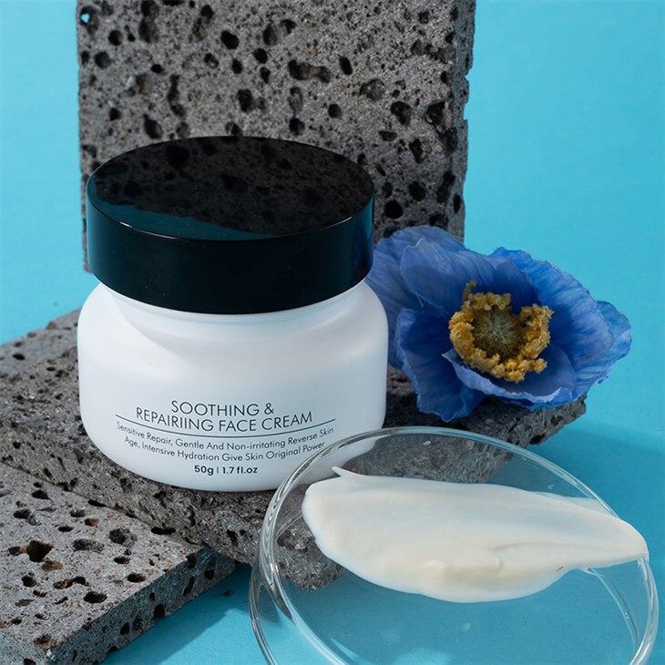 Nomierinošs atjaunojošs sejas krēms