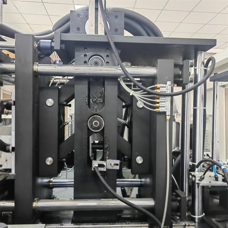 6 Cavity PET Blowing Machine