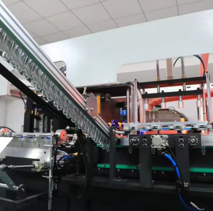 6 Cavity PET Blowing Machine